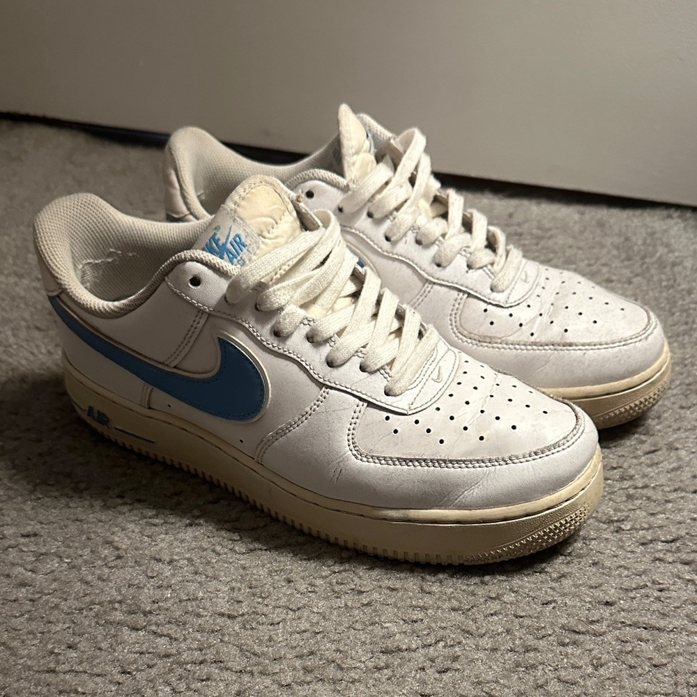 Nike Men's Size 9 University Blue Air Force 1s!